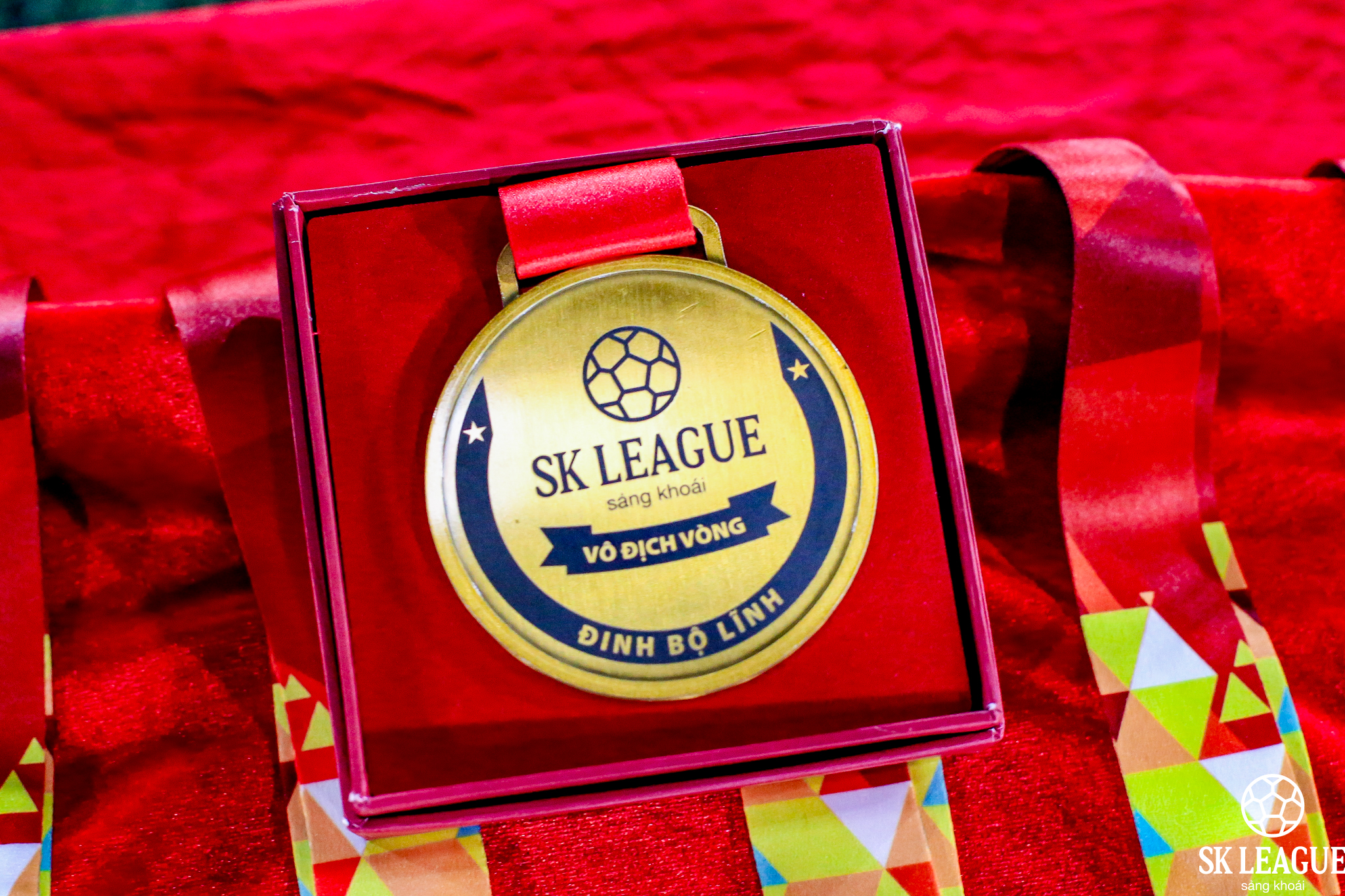 Huy chương vô địch khắc tên riêng